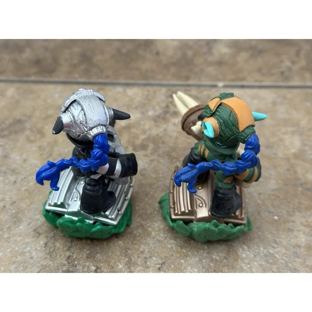Activision Skylanders Lot Of 2 Action Figures Green Bottom
